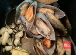 紫苏牛油煮新西兰青口的做法图解3