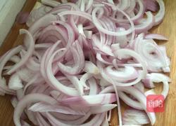 洋葱炒肉片的做法图解1