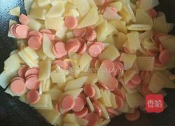 土豆炒火腿的做法图解3