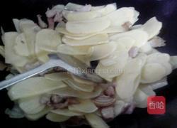 土豆炒猪肉的做法图解6