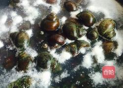 尖椒段爆炒蜗牛的做法图解1