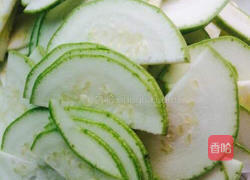醋呛笋瓜的做法图解2