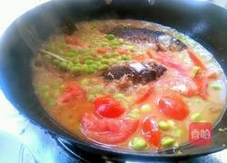 蕃茄烧鲫鱼的做法图解6