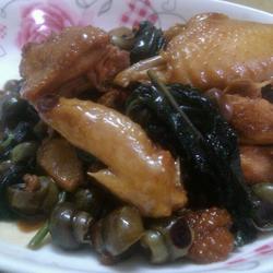 紫酥田螺炆鸡的做法[图]