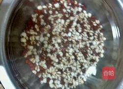 红豆薏米粥的做法图解2