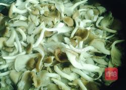 蘑菇青菜的做法图解1