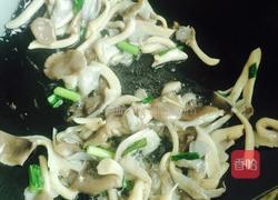 蘑菇青菜的做法图解3