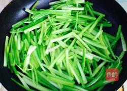 芹菜炒豆干的做法图解3