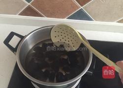 生椒凉拌黑木耳的做法图解2