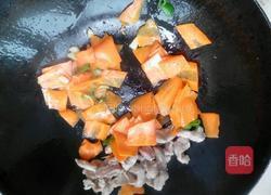 香菇胡萝卜炒肉的做法图解8