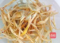 排骨烧黄花菜的做法图解1