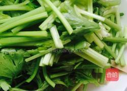 芹菜炒千张的做法图解2