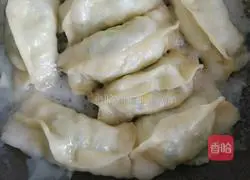 Illustration of how to make pot stickers 7