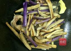鲶鱼焖茄子的做法图解5