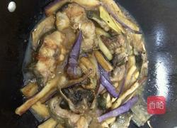 鲶鱼焖茄子的做法图解6