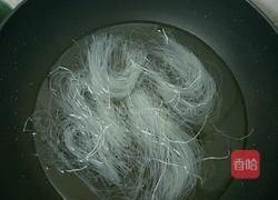 白菜粉丝杂锦煲的做法图解2