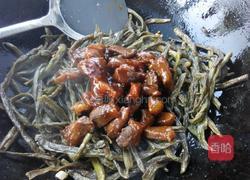 红烧肉炖干豆角的做法图解7