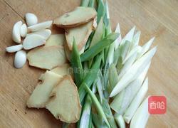 鲜菇红枣鸡汤的做法图解4