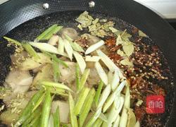 鲜菇红枣鸡汤的做法图解5