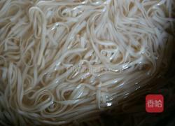 茄子豆角凉拌面的做法图解2