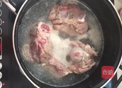 香菇大骨汤的做法图解1