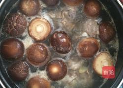 香菇大骨汤的做法图解4