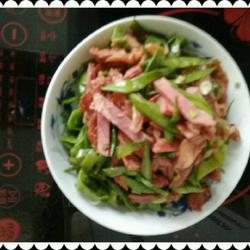 犍孑肉炒扁豆角的做法[图]