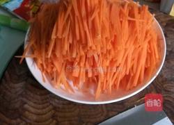 清炒胡萝卜丝的做法图解1