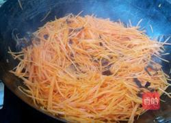 蒜香胡萝卜丝的做法图解3