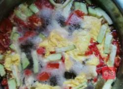 西红柿鸡蛋茄子疙瘩汤的做法图解2