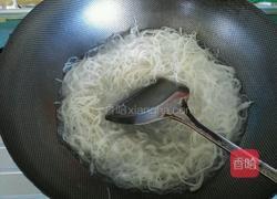 丝瓜油条米粉素汤(原创)的做法图解2