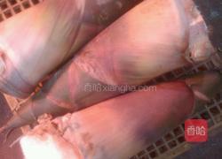 草菇甘笋的做法图解1