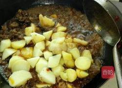 土豆烧牛腩的做法图解4