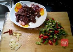 炒鸡下水的做法图解1