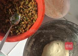 韭菜榨菜饼的做法图解1