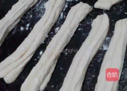 油条的做法图解3