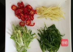 孔雀鲈鱼的做法图解1