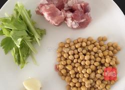 黄豆凉瓜排骨汤的做法图解1