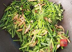 肉炒韭菜梗的做法图解6