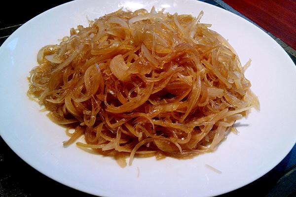 洋葱炒粉丝