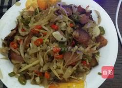 酸辣萝卜丝炒腊肉的做法图解3