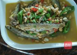 黄豆烧河鱼的做法图解4