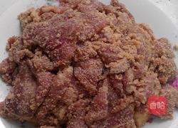土豆粉蒸肉的做法图解2