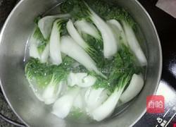 鲫鱼小白菜汤的做法图解1