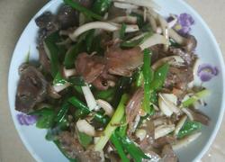 川味腊肠炒菇