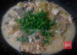 酸菜焖草鱼的做法图解5