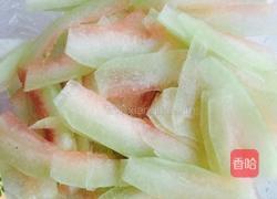凉拌西瓜皮的做法图解2
