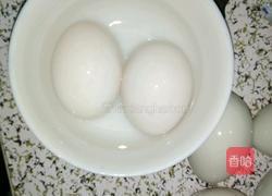 自制咸鸭蛋（出油多多的）的做法图解3