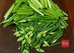 韭菜芯炒蛋花的做法图解2