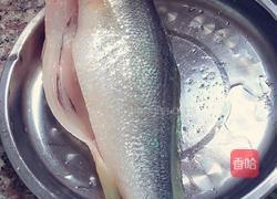 清蒸黄花鱼的做法图解1